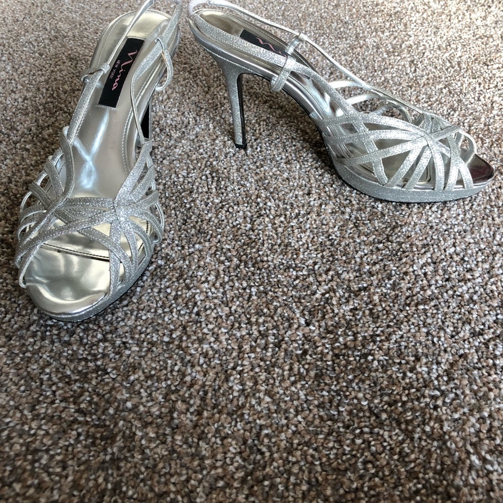 Silver sparkle Nina dressy Heels Size 9 M